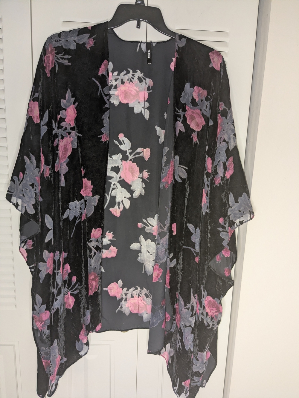 torrid Black Floral Velvet Burnout Kimono with Pink & Gray Flowers